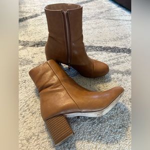 Camel booties